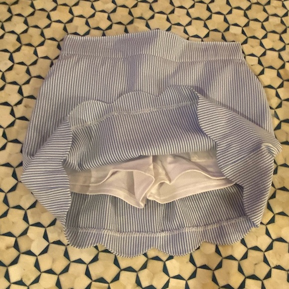 Vineyard Vines Performance Skort size 7/8 - Picture 3 of 5
